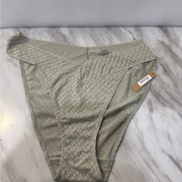 SKIMS | Thong Panty Bundle Lot of 2 NWT size 4X - Picture 2 of 10